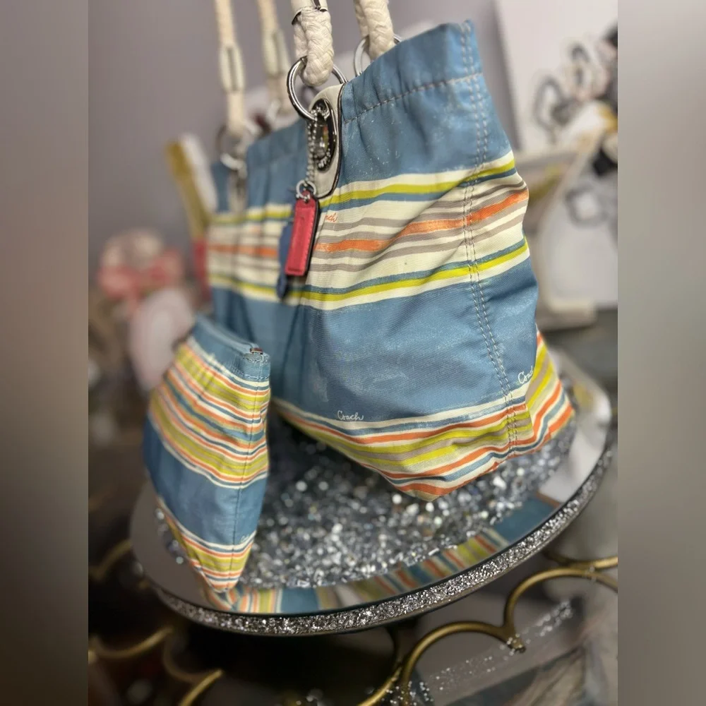 Coach 2011 Nautical East West Striped Beach Tote w/ matching wristlet - Picture 8 of 15